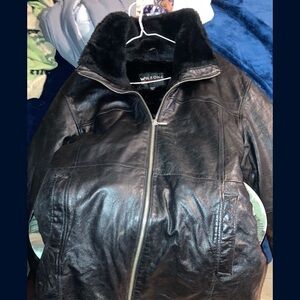 Wilson men’s Classic Black Leather Jacket